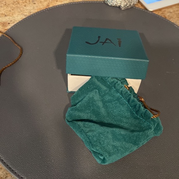 JAI Sterling Croco-design Hinged Cuff Bracelet - Picture 8 of 8